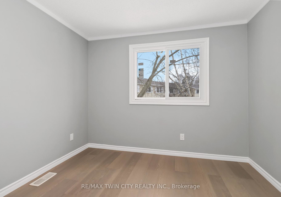 24-richardson-drive-haldimand-ontario-x12213539