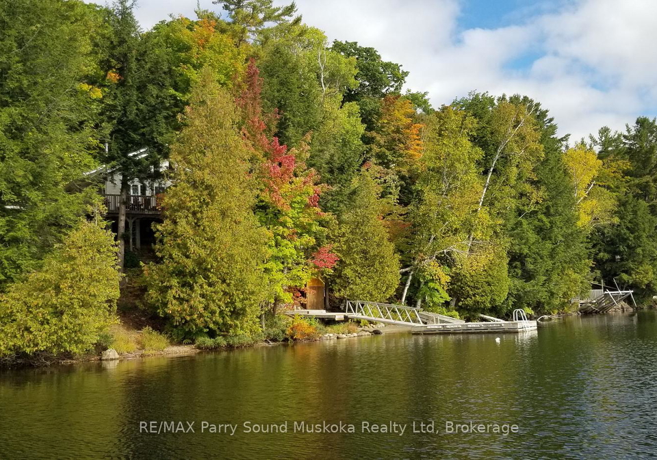 429-wa-horseshoe-lake-seguin-ontario-x12213761