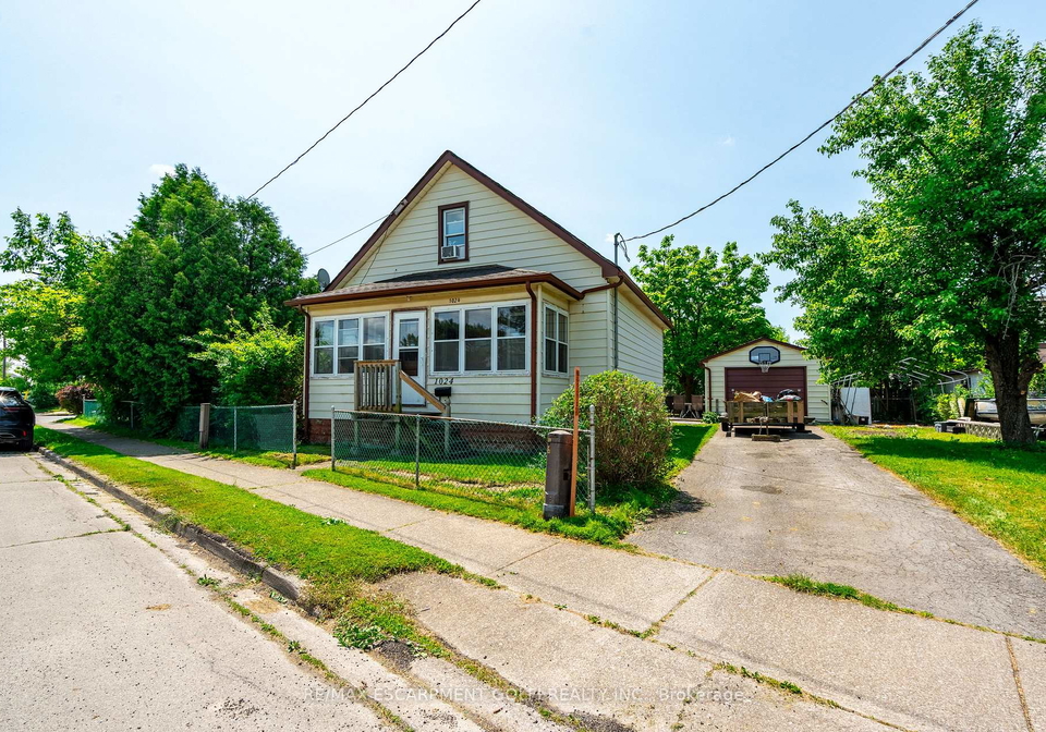 1024-railroad-avenue-e-welland-ontario-x12213973