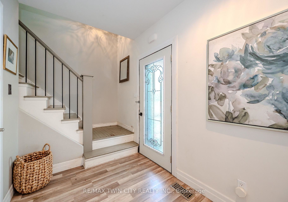 33-glasgow-street-kitchener-ontario-x12213998