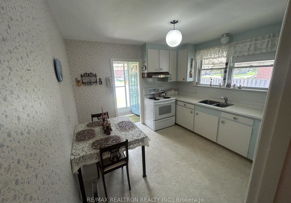 60-upper-walker-avenue-hamilton-ontario-x12214024
