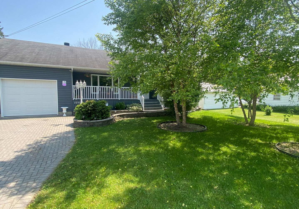 12332-county-road-18-south-dundas-ontario-x12214173