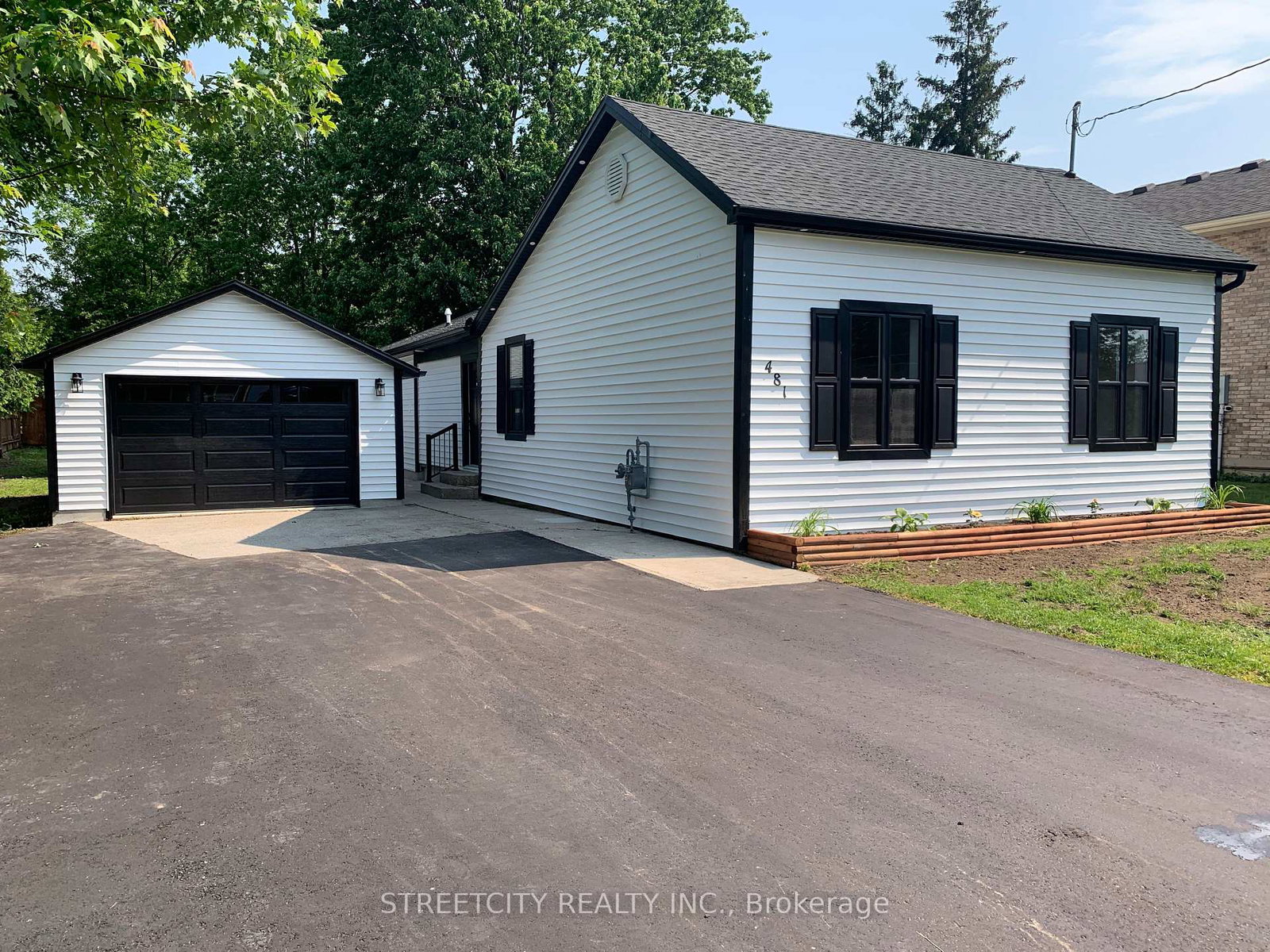 481-gold-street-warwick-ontario-x12214310