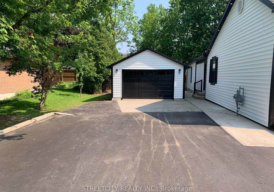 481-gold-street-warwick-ontario-x12214310