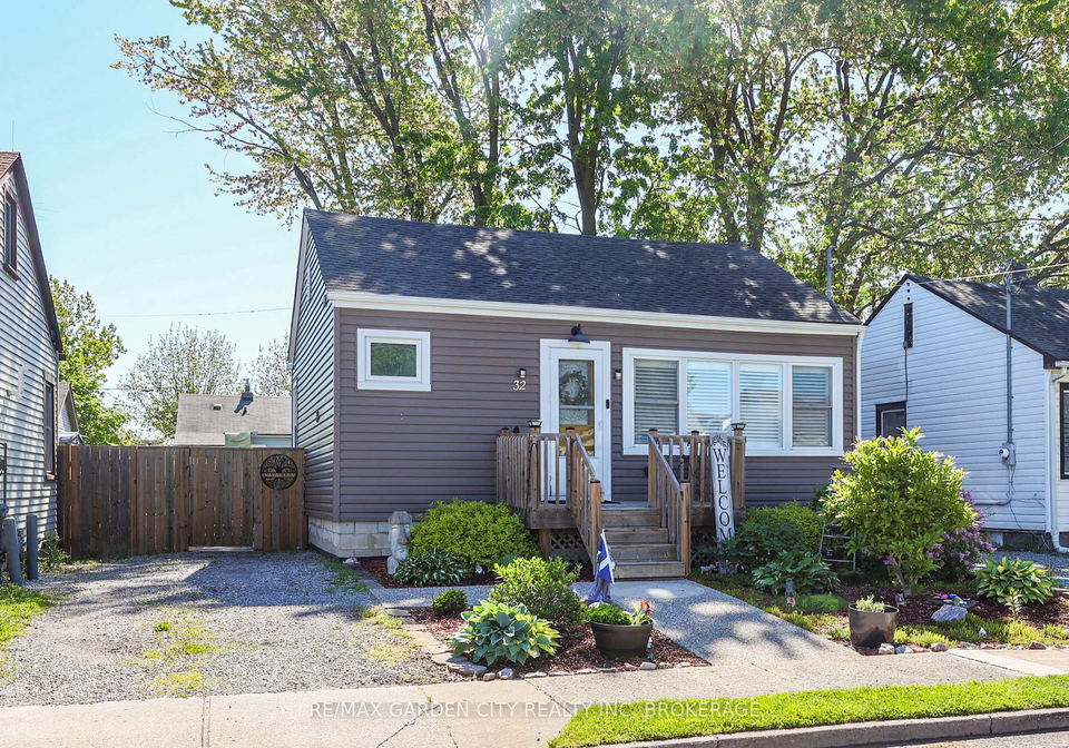 32-sherbourne-street-st-catharines-ontario-x12214643