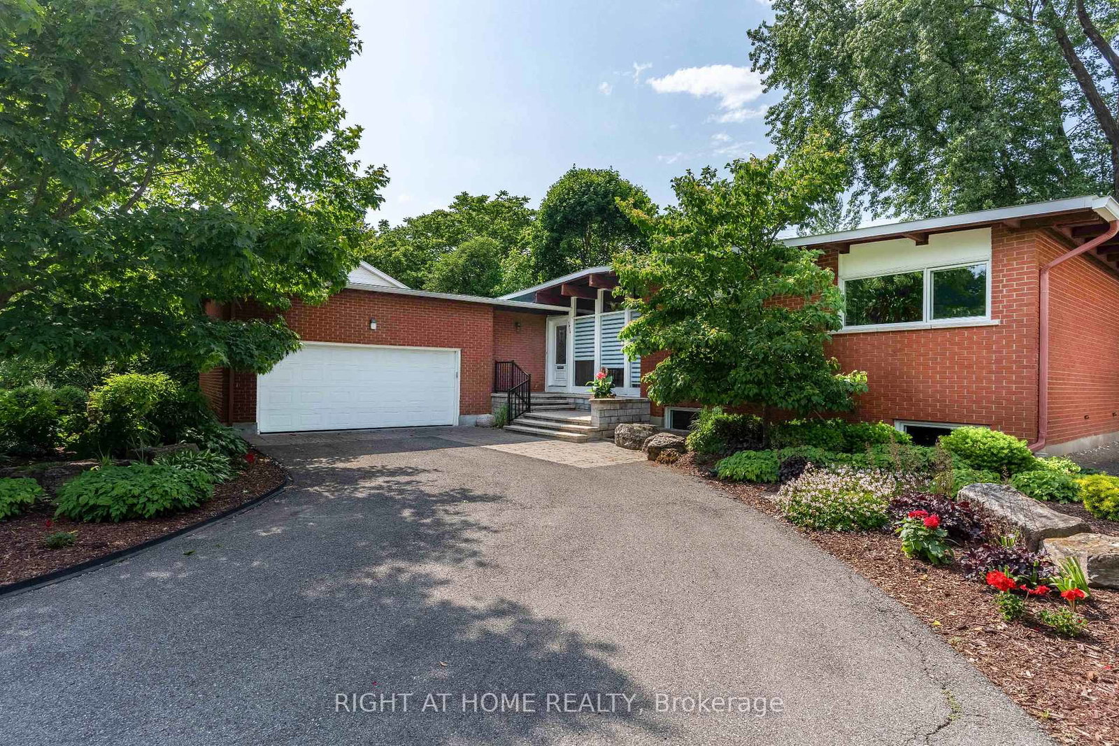 1054-castle-hill-crescent-ottawa-ontario-x12214813
