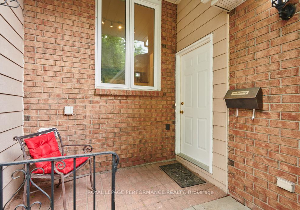 11-sturbridge-private-ottawa-ontario-x12214925