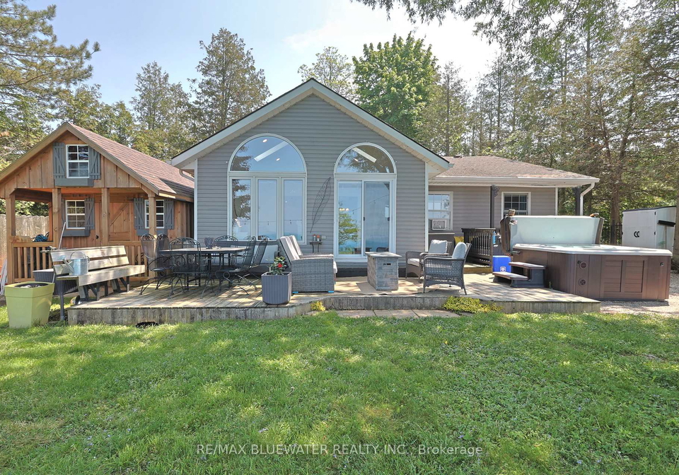 72209-lakeshore-drive-bluewater-ontario-x12214932