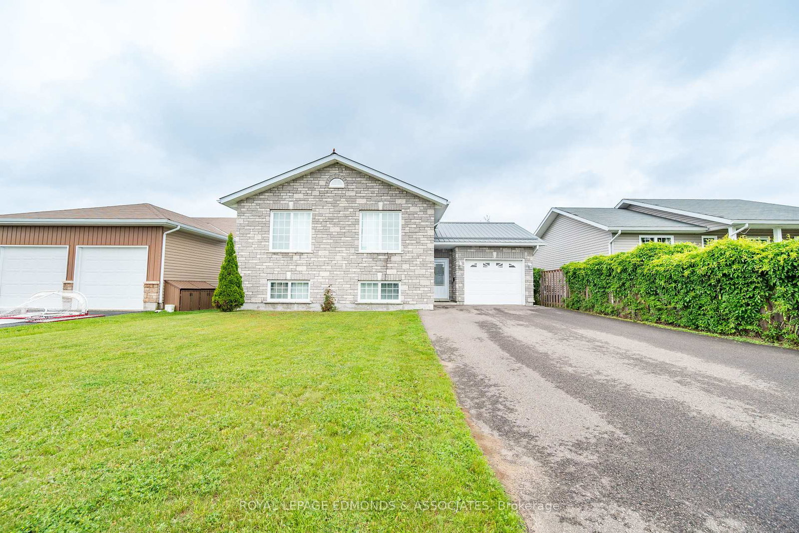 626-johnston-crescent-pembroke-ontario-x12215214