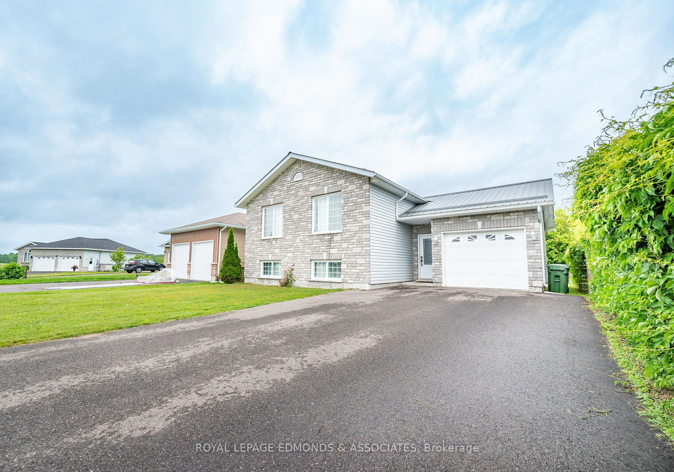 626-johnston-crescent-pembroke-ontario-x12215214