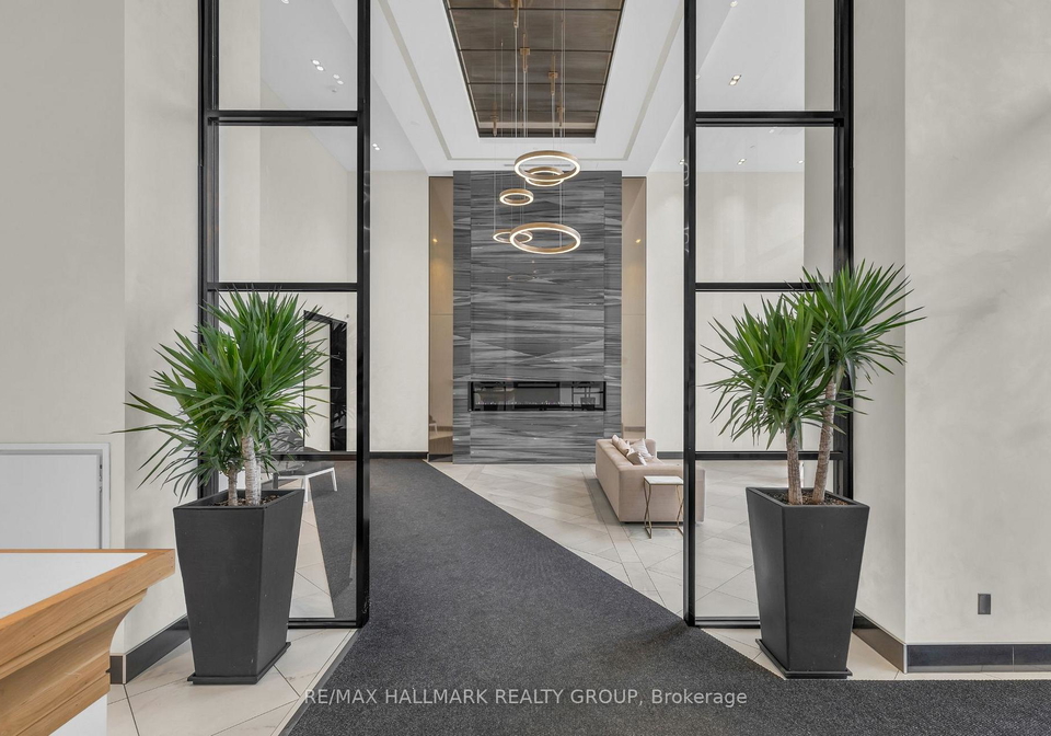 255-bay-street-ottawa-ontario-x12215502