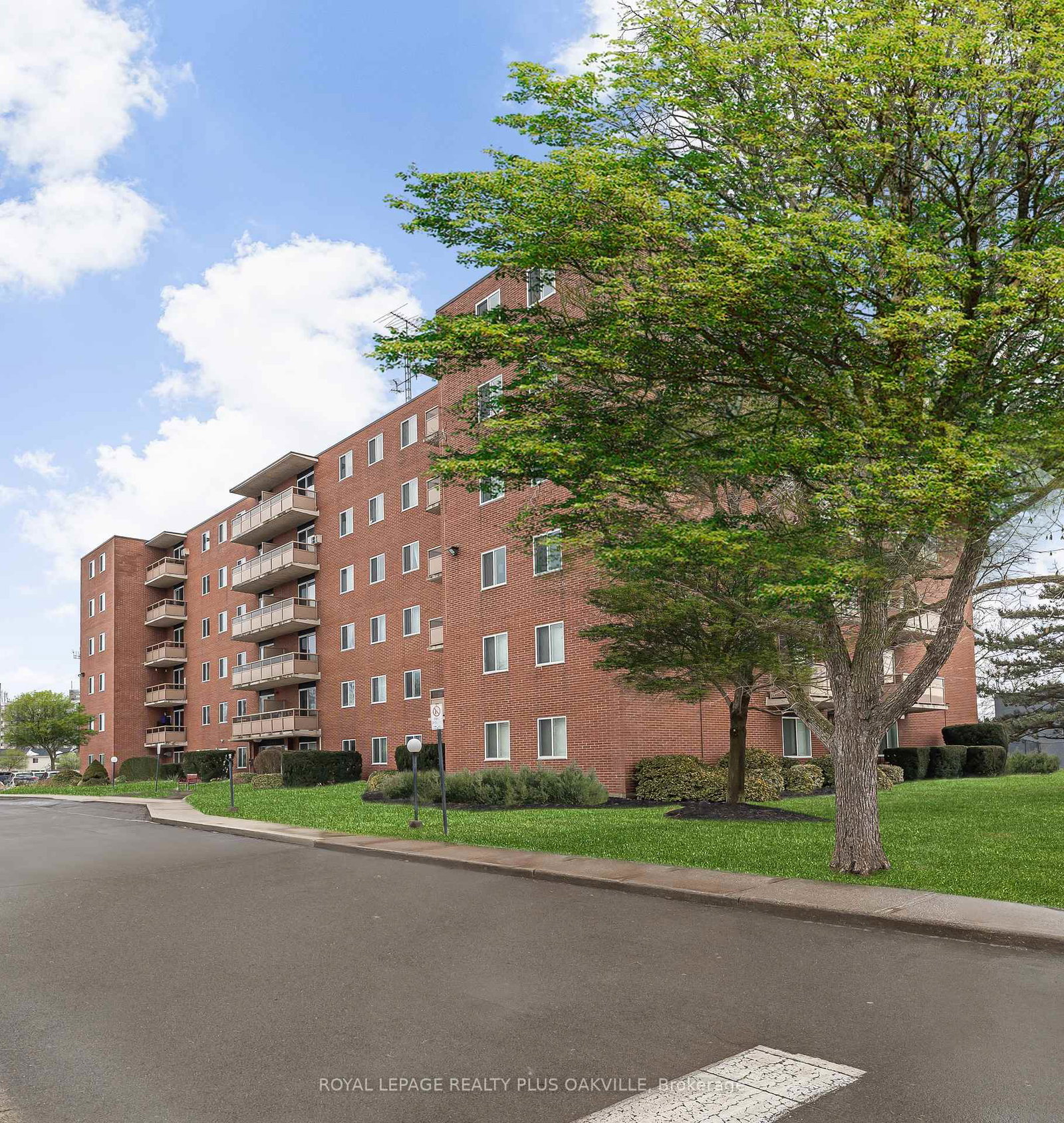 264-grantham-avenue-st-catharines-ontario-x12215582