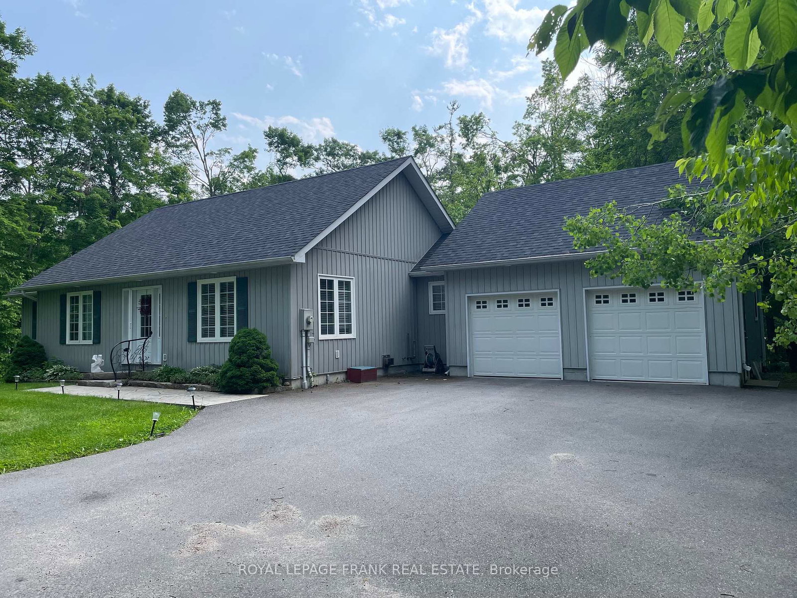 18-east-beehive-drive-kawartha-lakes-ontario-x12215612
