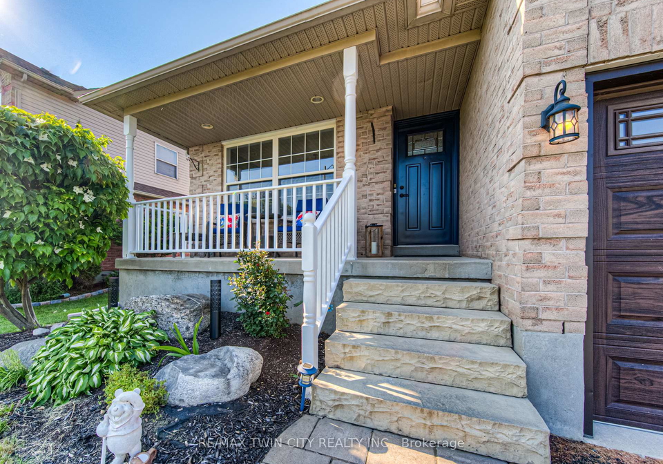 33-watson-crescent-north-dumfries-ontario-x12216130