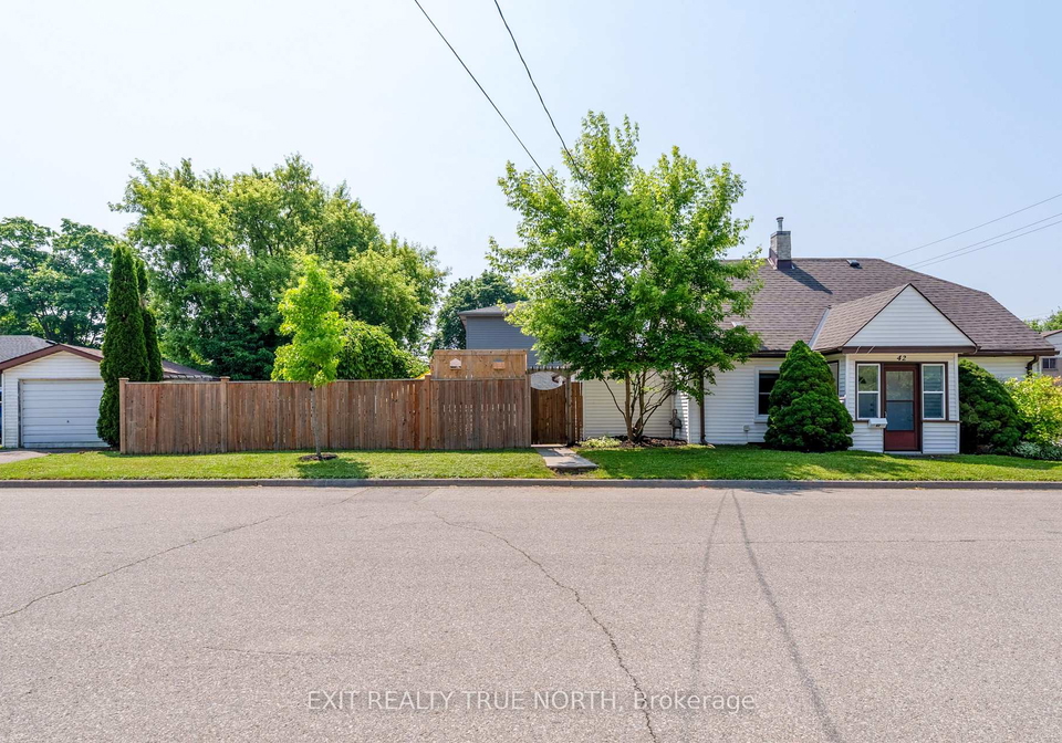 42-graham-avenue-brantford-ontario-x12216404