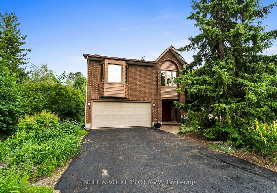 12-hackett-street-ottawa-ontario-x12216424