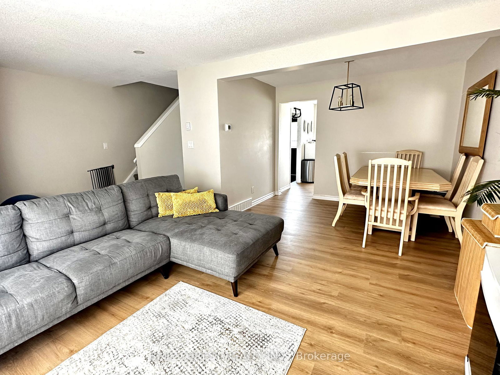 355-sandringham-crescent-london-south-ontario-x12216659