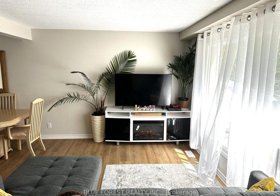 355-sandringham-crescent-london-south-ontario-x12216659