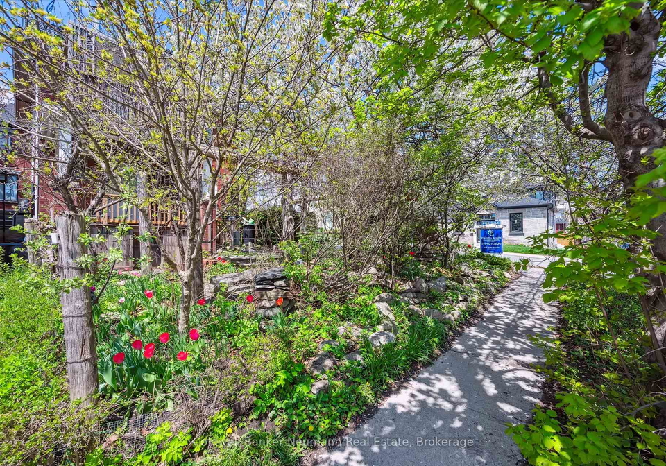 124-surrey-street-guelph-ontario-x12216850