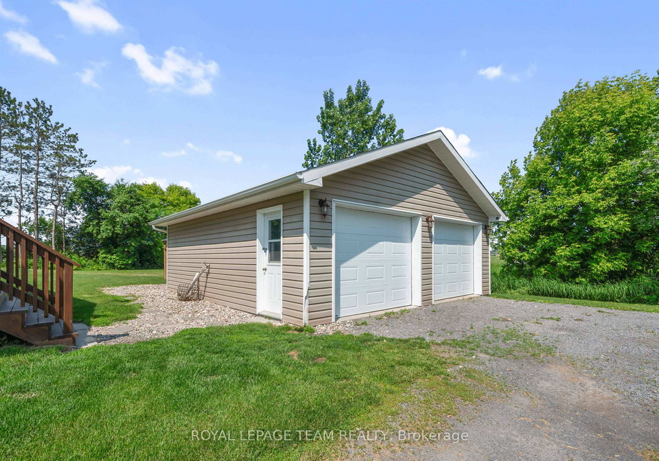 15635-concession-2-3-road-north-stormont-ontario-x12217311