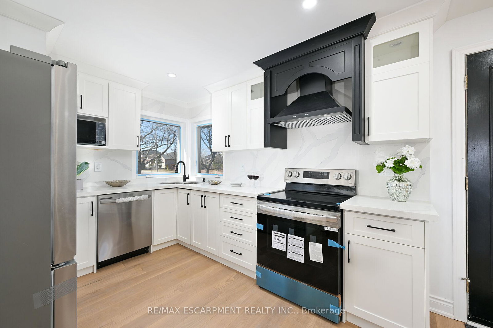 812-tenth-avenue-hamilton-ontario-x12217449