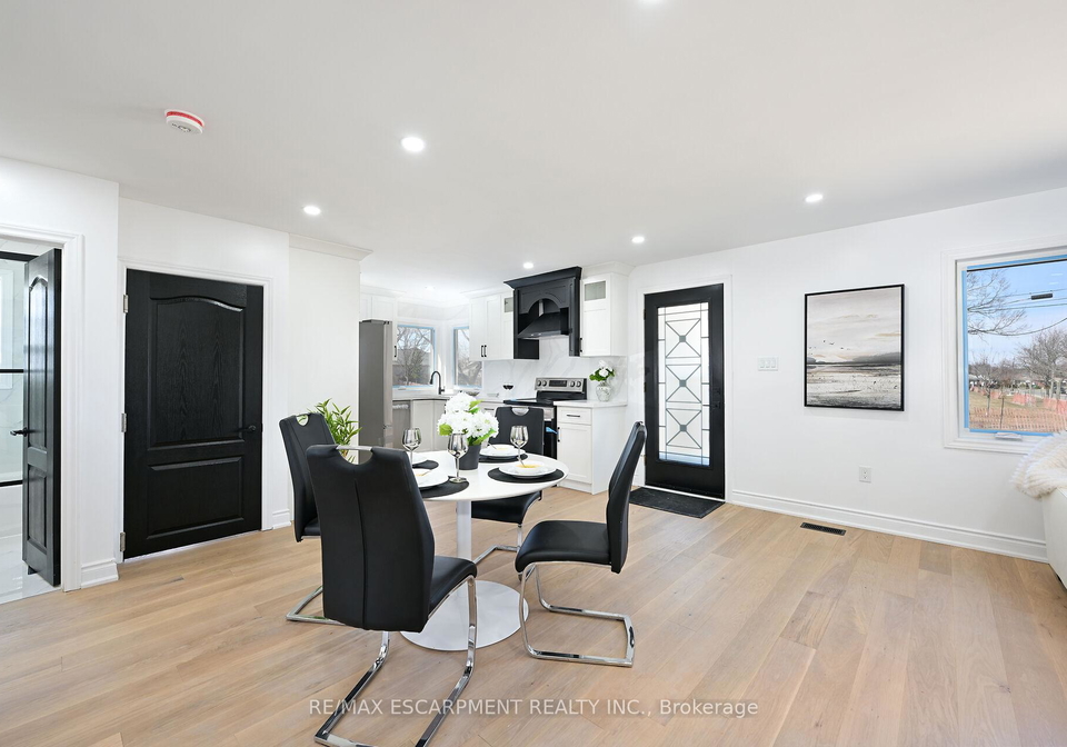 812-tenth-avenue-hamilton-ontario-x12217449