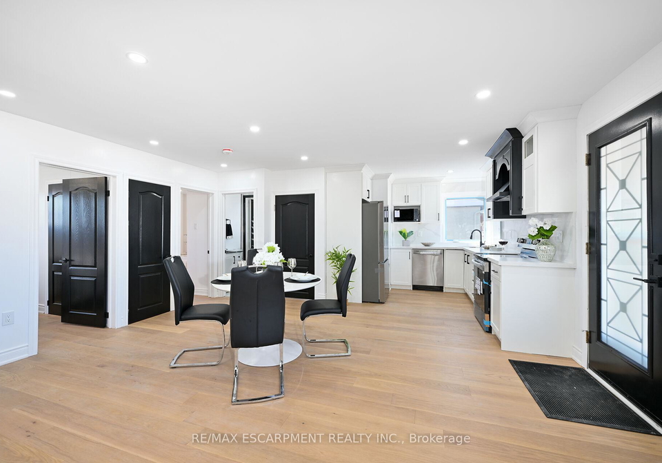 812-tenth-avenue-hamilton-ontario-x12217449