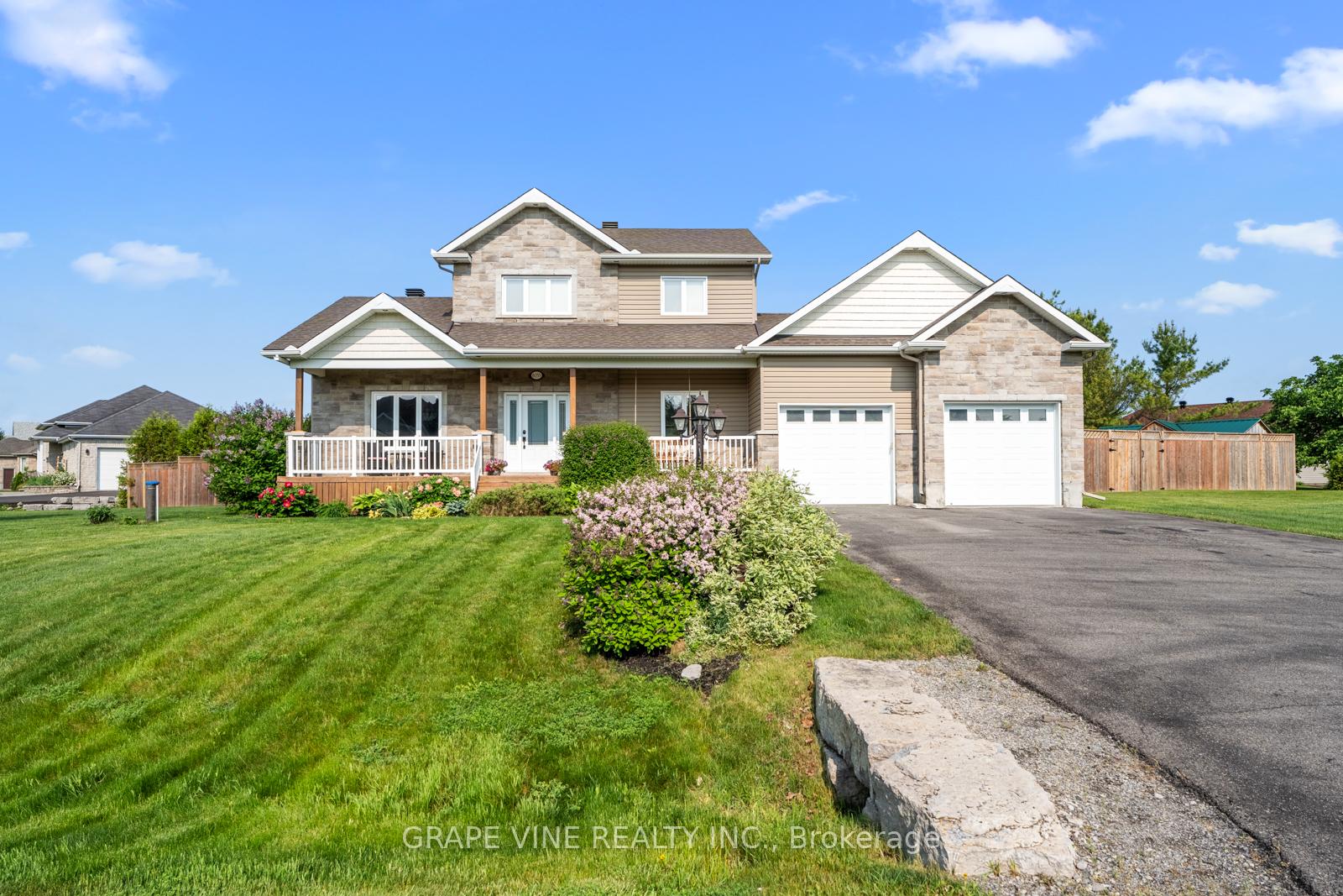 8055-craig-farm-drive-ottawa-ontario-x12218097