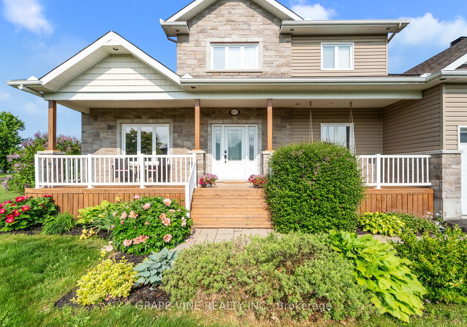 8055-craig-farm-drive-ottawa-ontario-x12218097