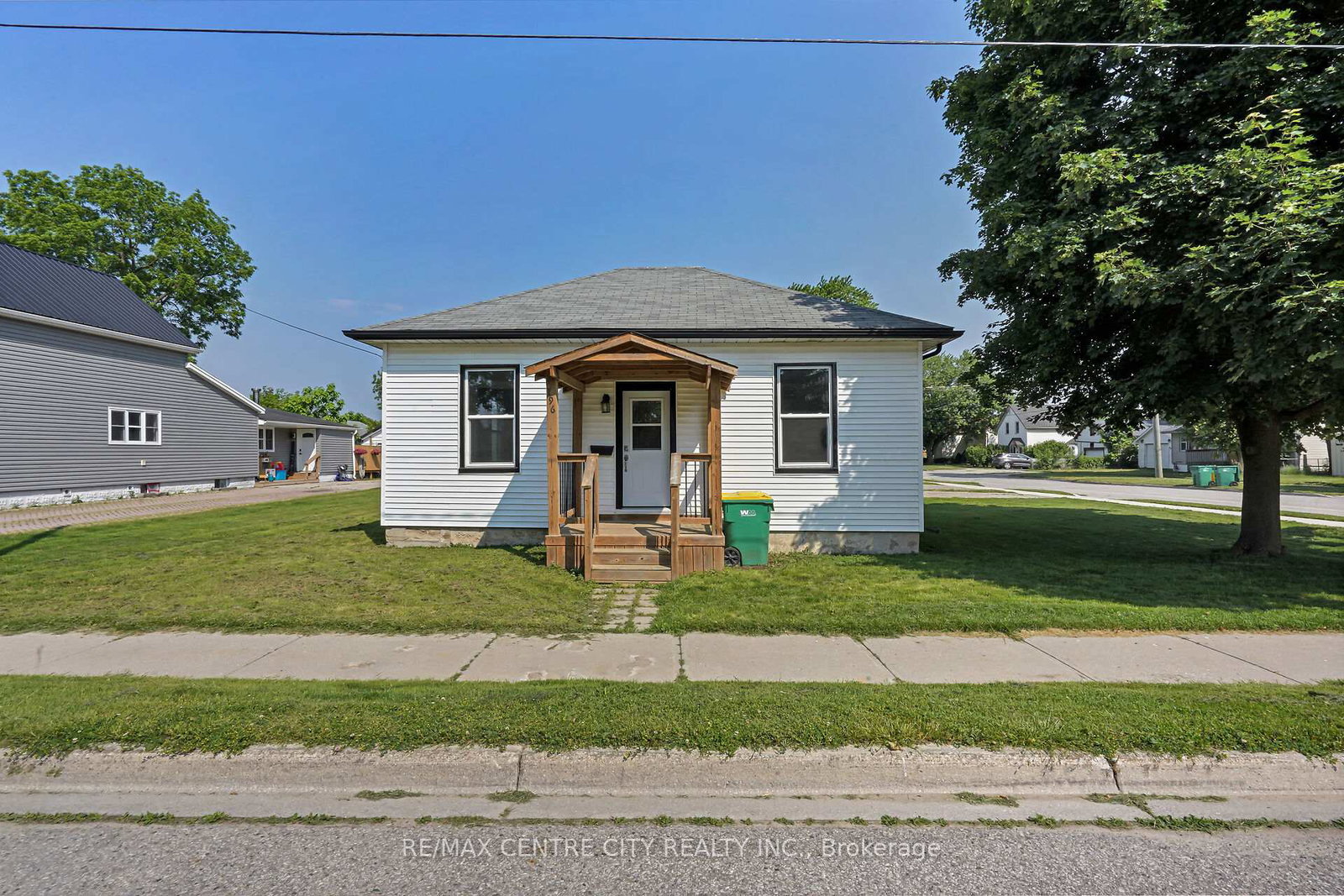 196-mckellar-street-southwest-middlesex-ontario-x12218104
