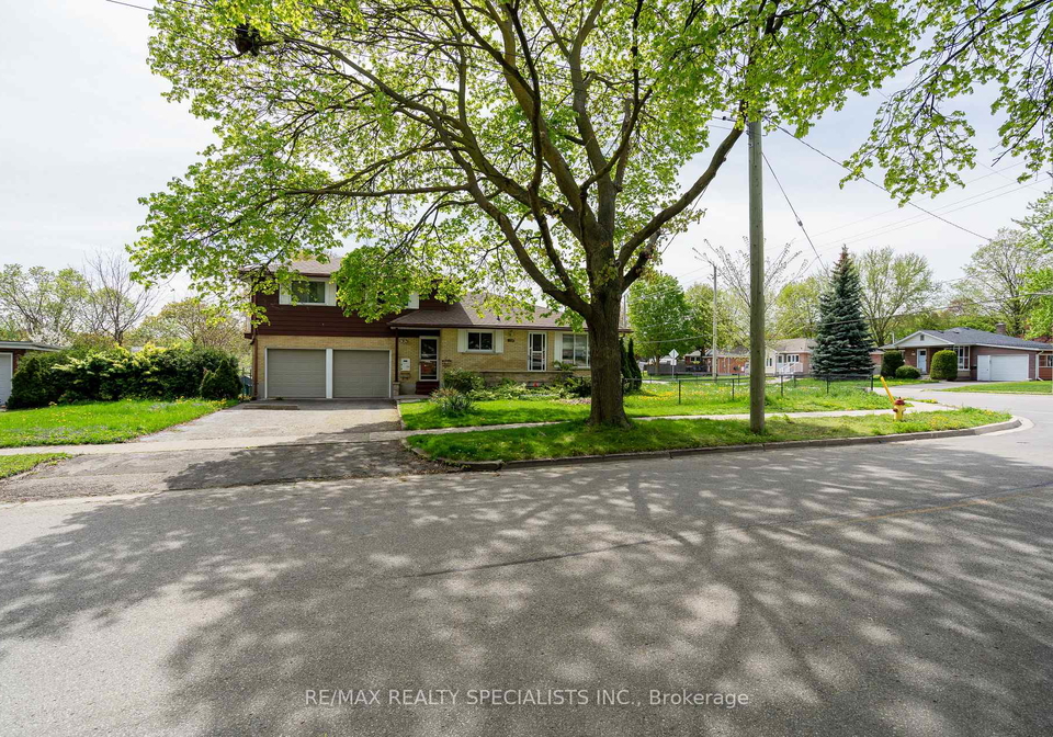 155-massey-avenue-n-kitchener-ontario-x12218166