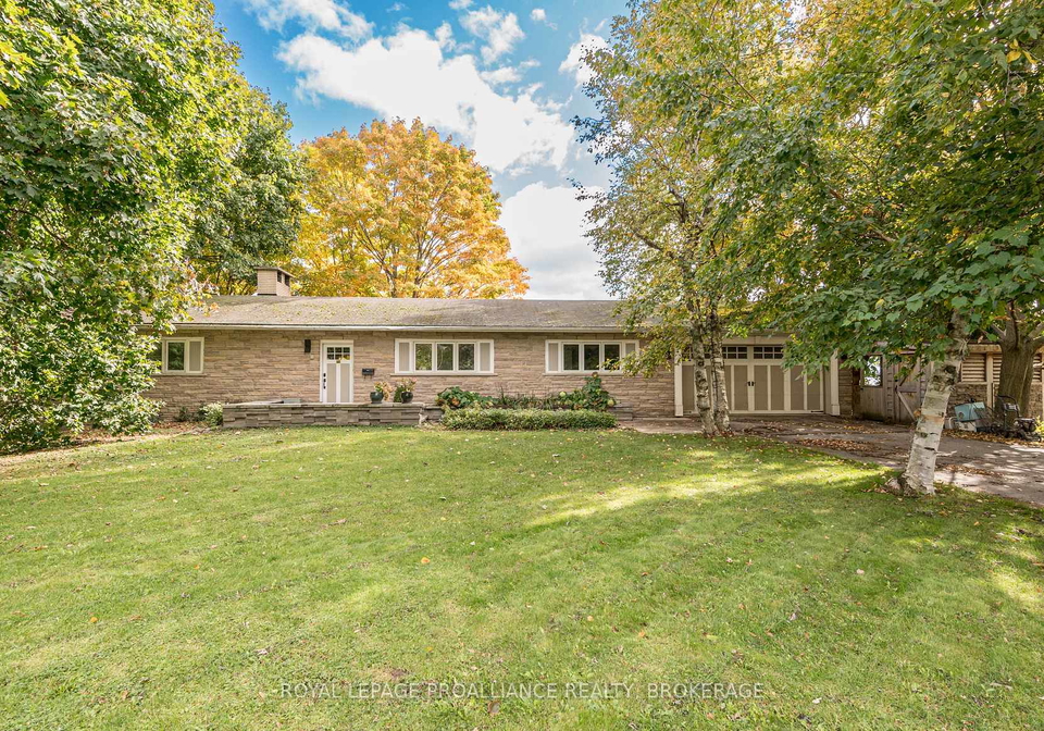4420-bath-road-loyalist-ontario-x12218238