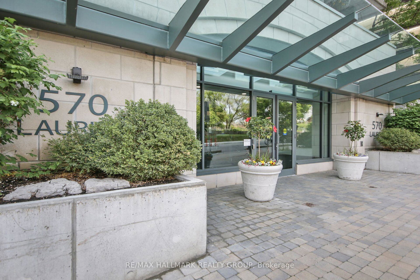570-laurier-avenue-w-ottawa-ontario-x12218297