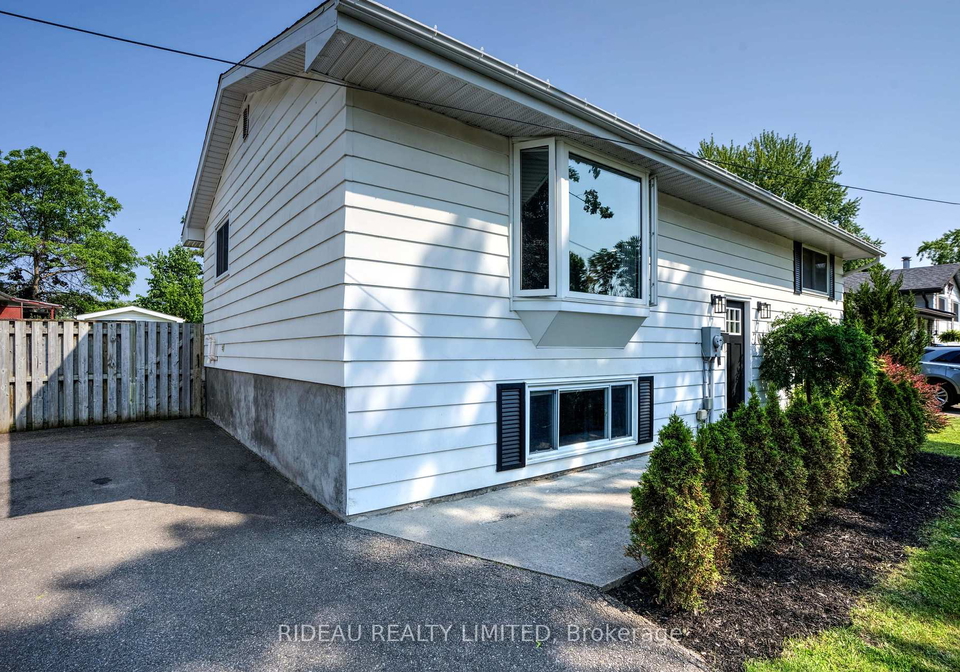 701-laurier-boulevard-brockville-ontario-x12218943