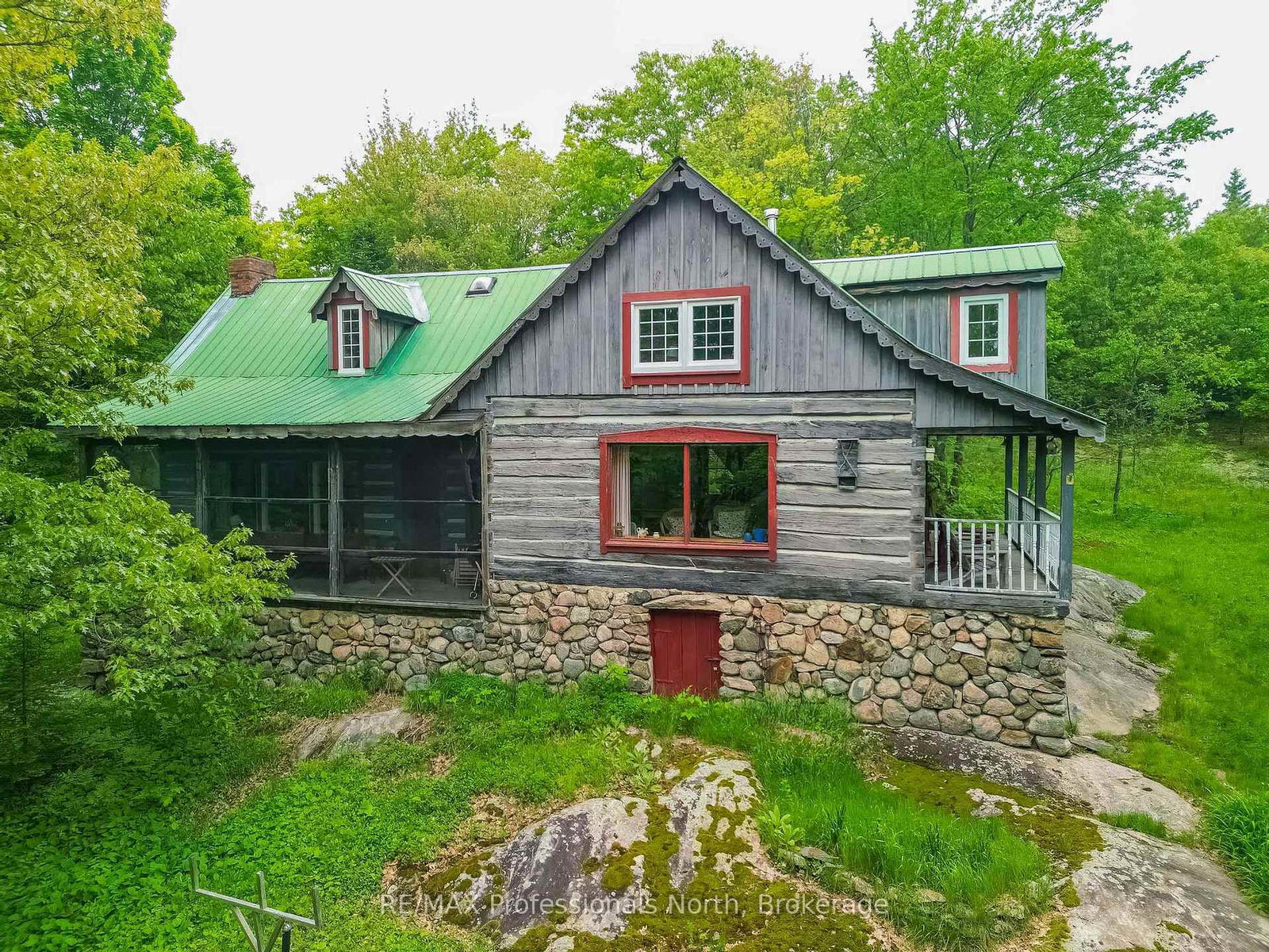 1129-koshlong-lake-road-dysart-et-al-ontario-x12219081