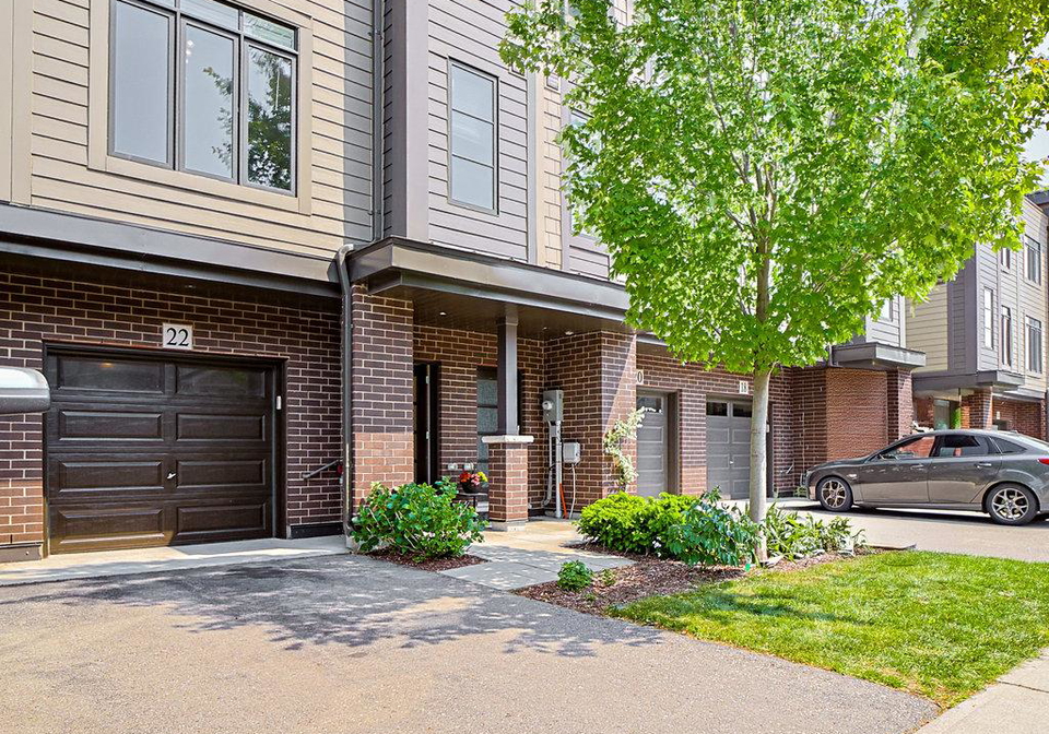 22-waterview-lane-grimsby-ontario-x12219798