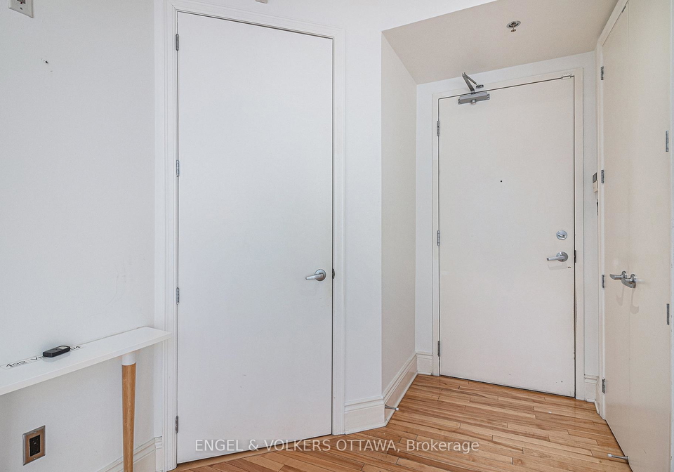 400-mcleod-street-ottawa-ontario-x12220447
