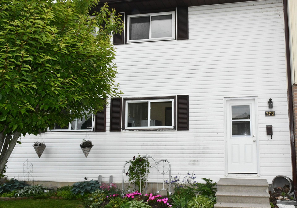 372-james-street-gananoque-ontario-x12221289