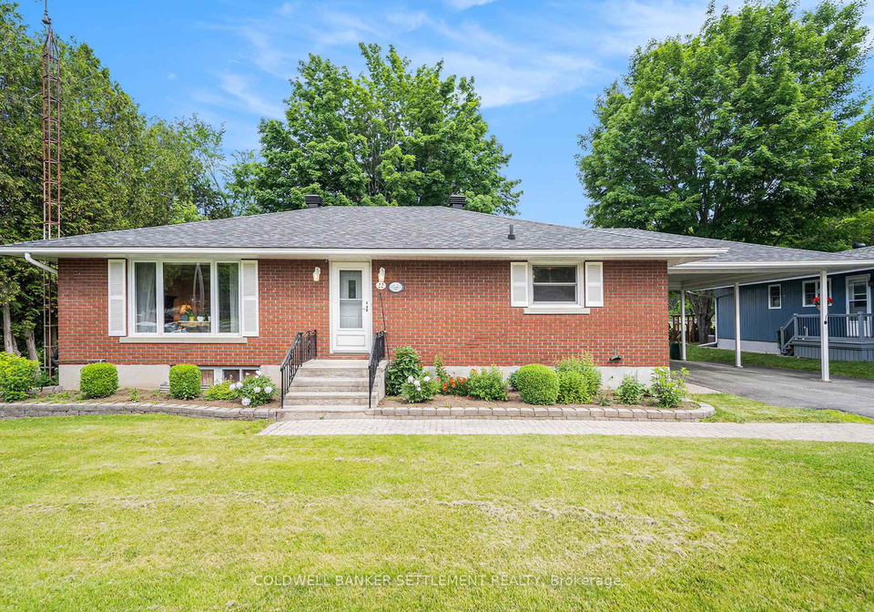 22-glenview-crescent-perth-ontario-x12221319