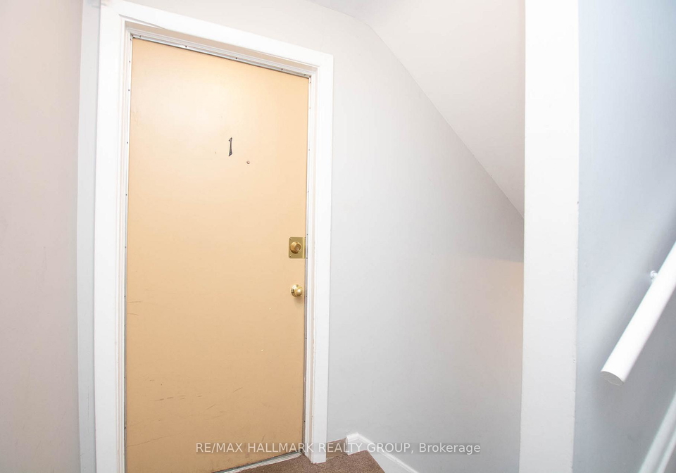180-avenue-ottawa-ontario-x12222023