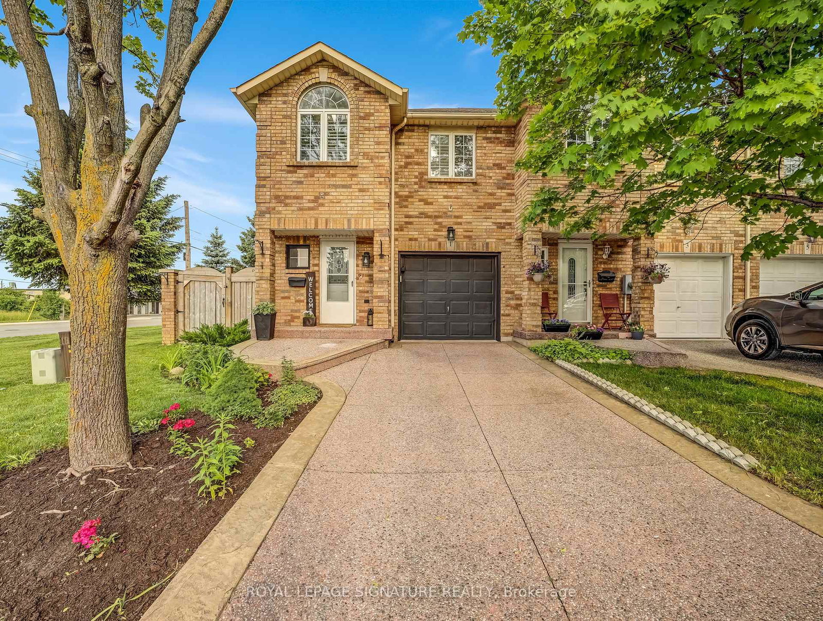 1-vulcan-court-s-hamilton-ontario-x12222504