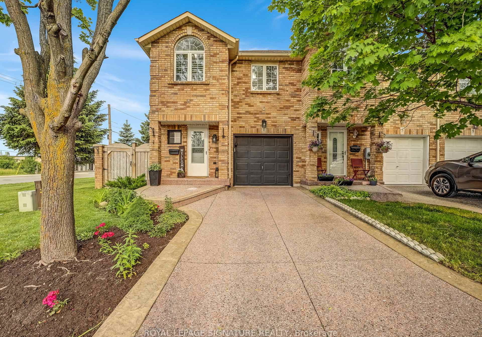 1-vulcan-court-s-hamilton-ontario-x12222504