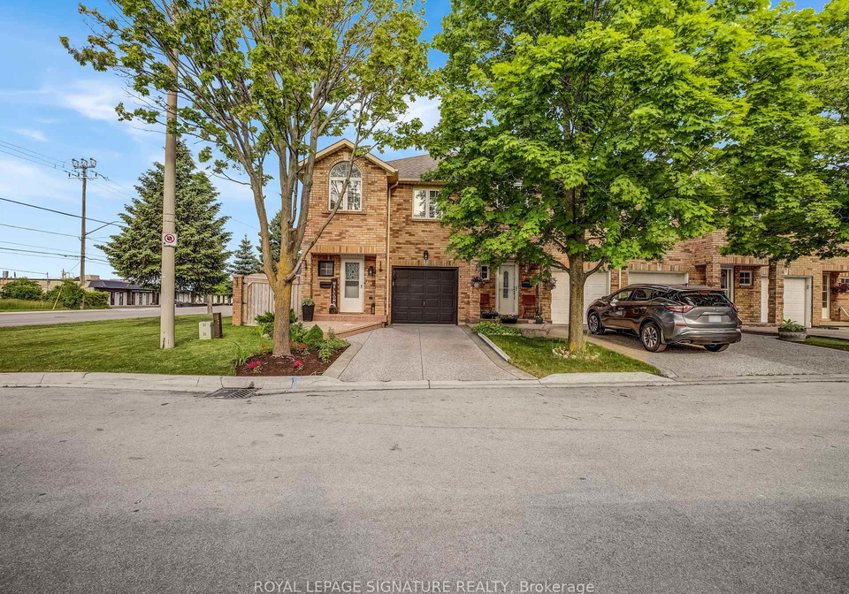 1-vulcan-court-s-hamilton-ontario-x12222504