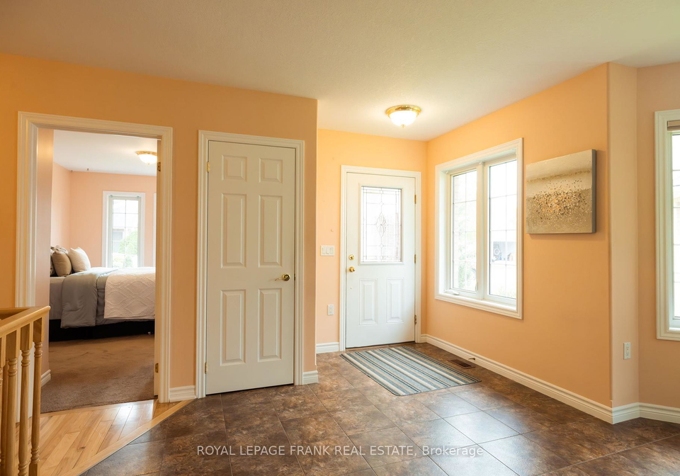 96-village-crescent-peterborough-west-ontario-x12222651
