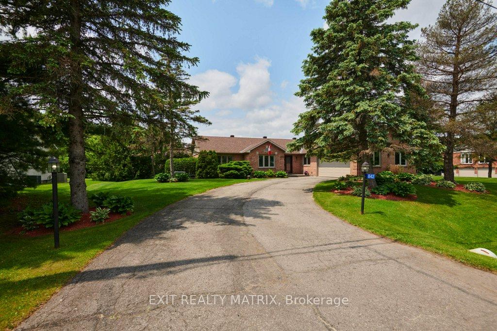 842-apple-lane-ottawa-ontario-x12223093