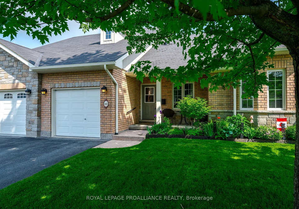 141-village-crescent-peterborough-west-ontario-x12223319