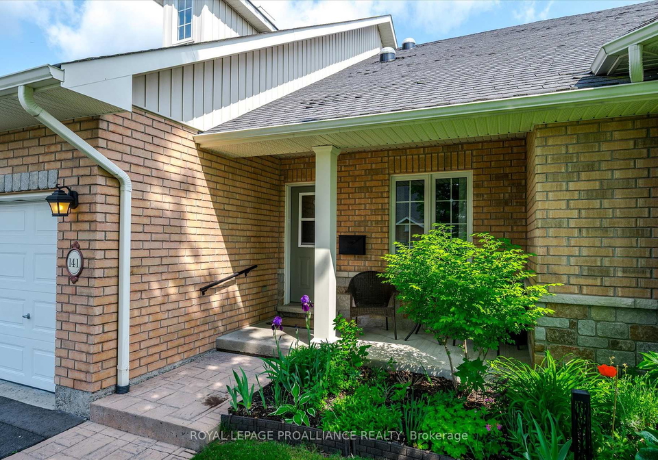 141-village-crescent-peterborough-west-ontario-x12223319