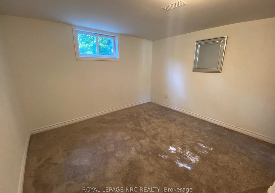 4-parklands-drive-hamilton-ontario-x12223567