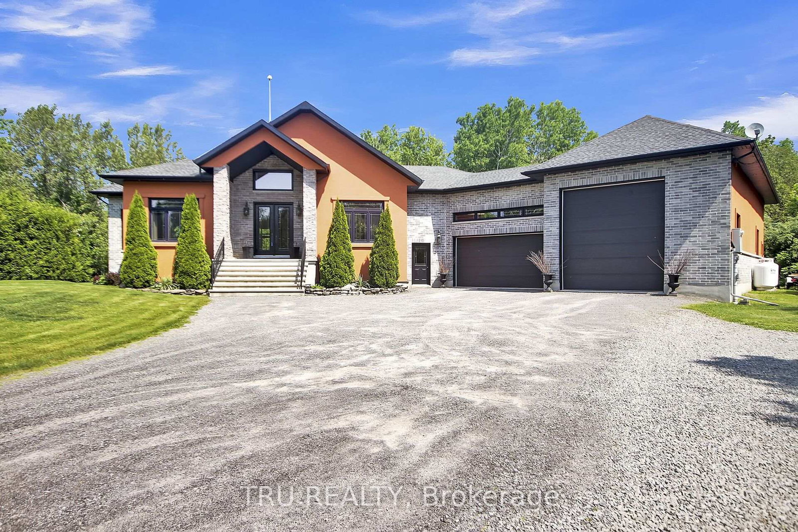 7909-parkway-road-ottawa-ontario-x12223623