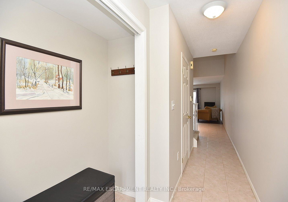 174-highbury-drive-hamilton-ontario-x12223802